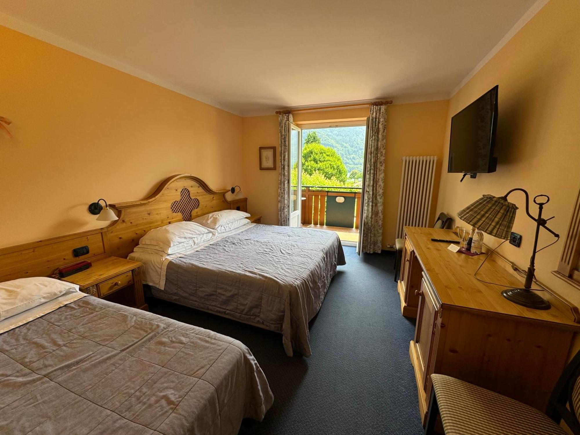 Garden Hotel Bellariva Molveno Ruang foto